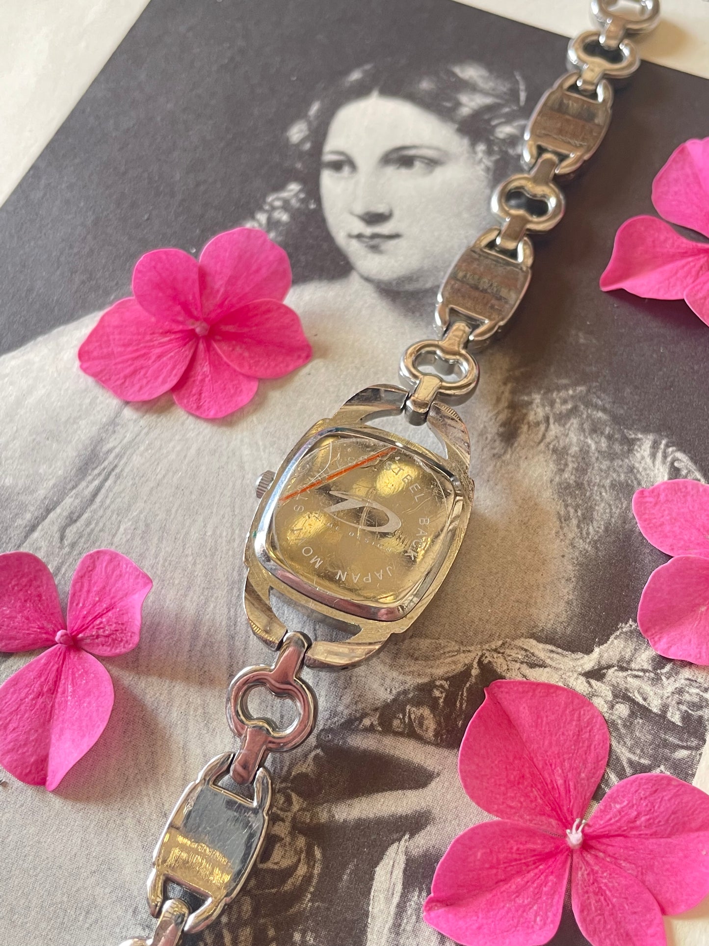 Quartz Araminta Pink Watch