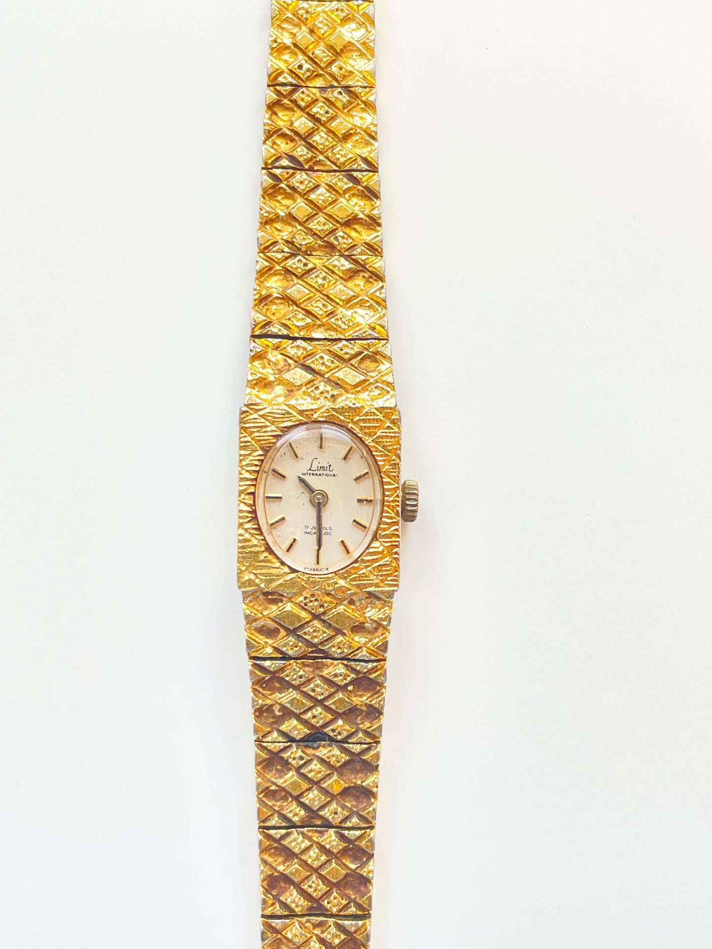 The Essi Watch