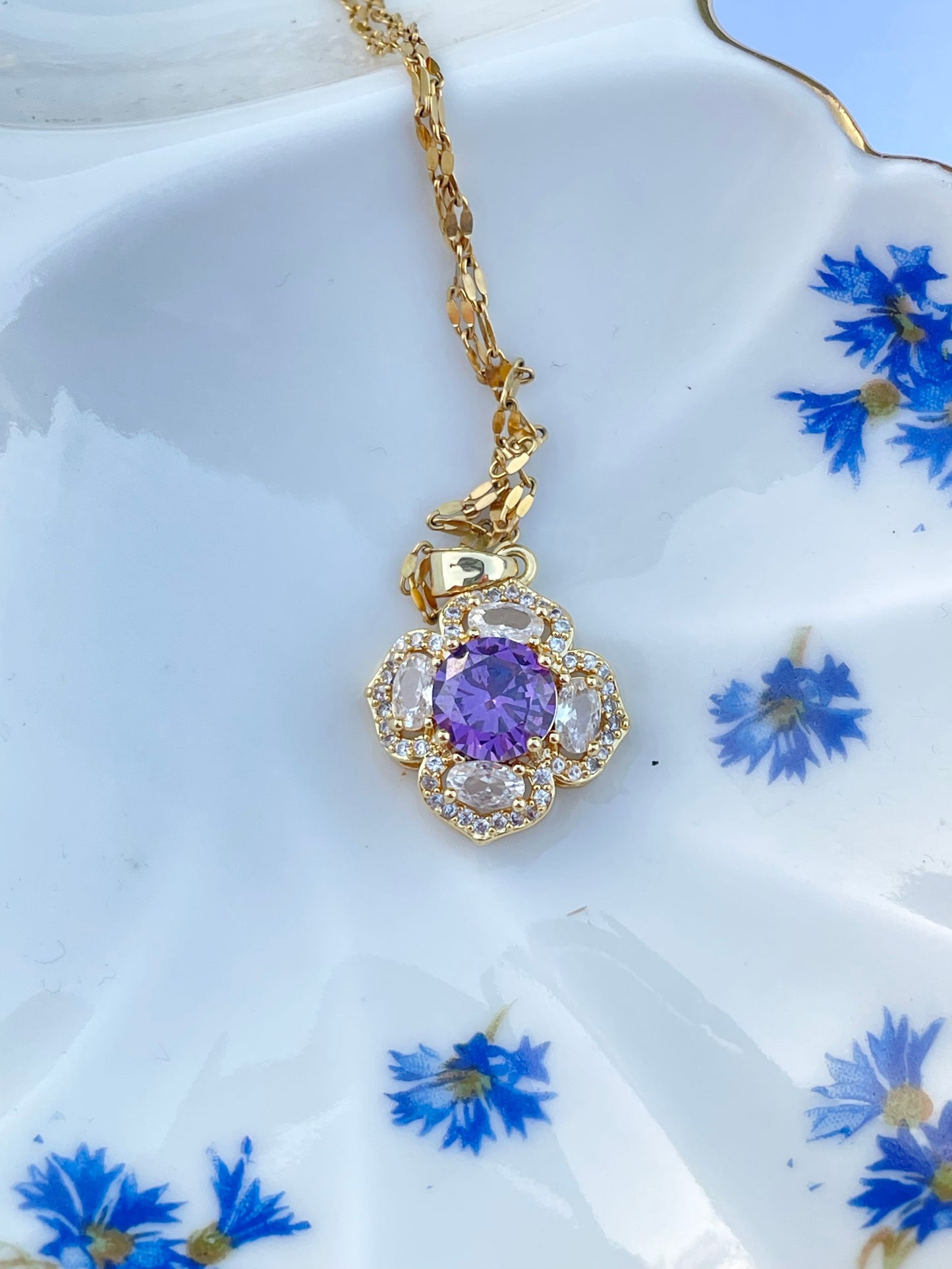 The Belle Necklace