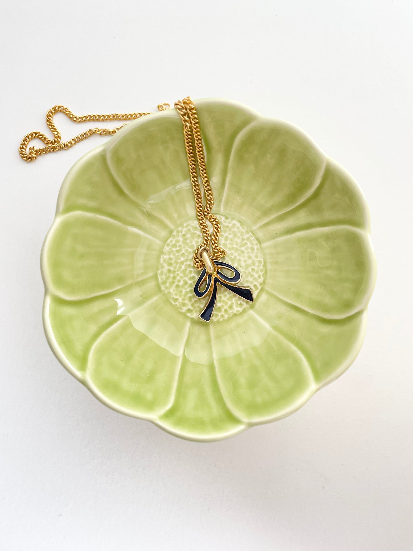 The Mae Bow Necklace